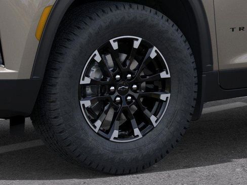 New 2026 Chevrolet Traverse Z71 w/ Driver Confidence Package image 9