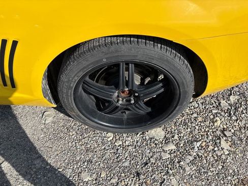 Used 2013 Chevrolet Camaro LT RWD image 7