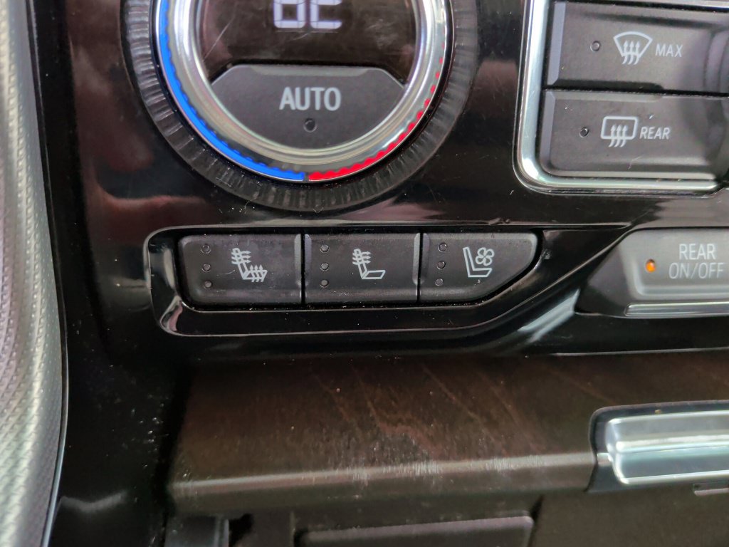 Used 2022 GMC Yukon Denali RWD image 29