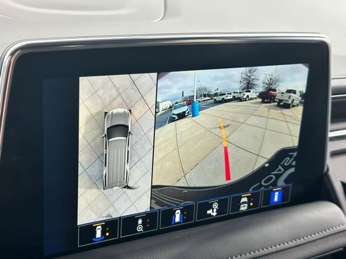 Used 2023 Chevrolet Tahoe Z71 w/ Luxury Package image 11