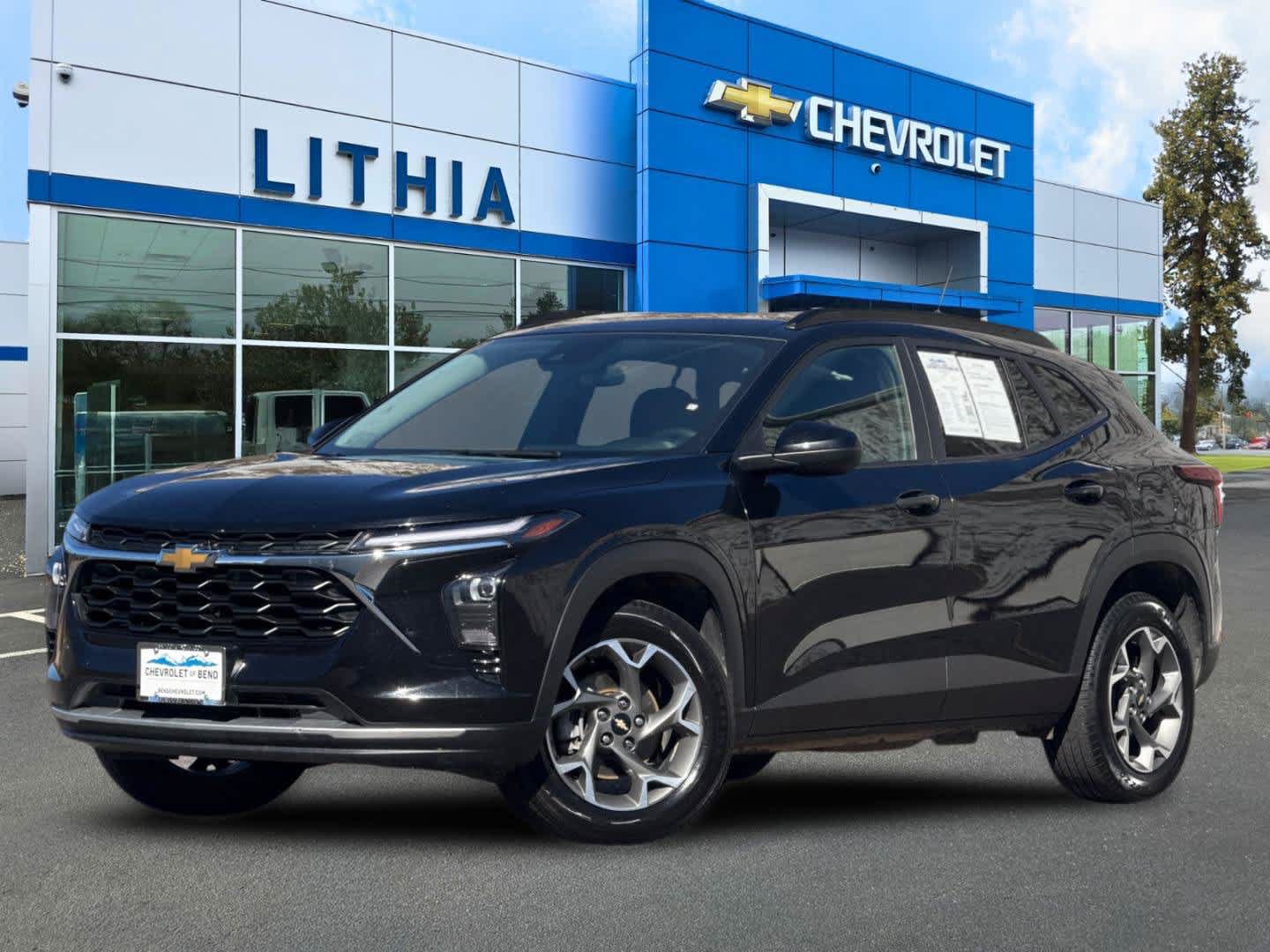 Used 2024 Chevrolet Trax LT w/ LT Convenience Package FWD image 1