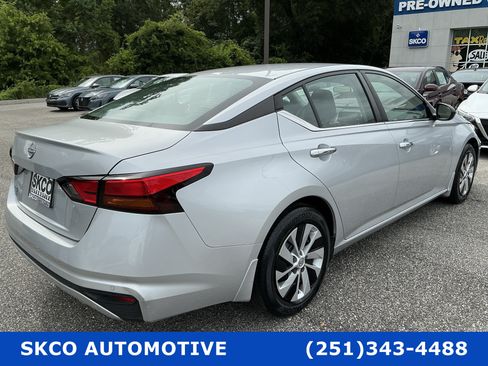 Used 2024 Nissan Altima 2.5 S FWD image 5
