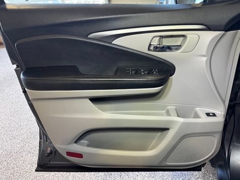Used 2019 Honda Pilot EX image 19