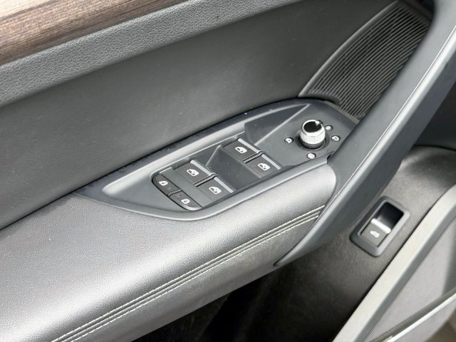 Used 2023 Audi Q5 2.0T Premium Plus AWD/4WD image 16