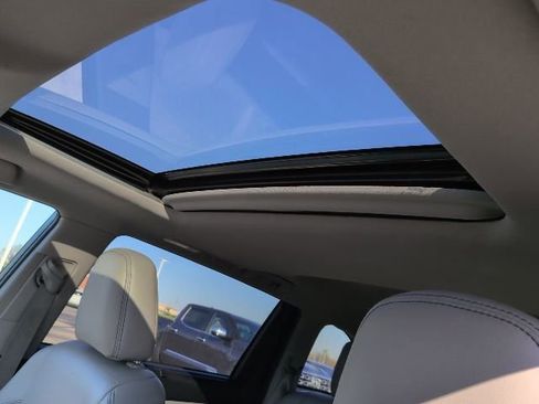 Used 2019 Toyota Highlander XLE image 9