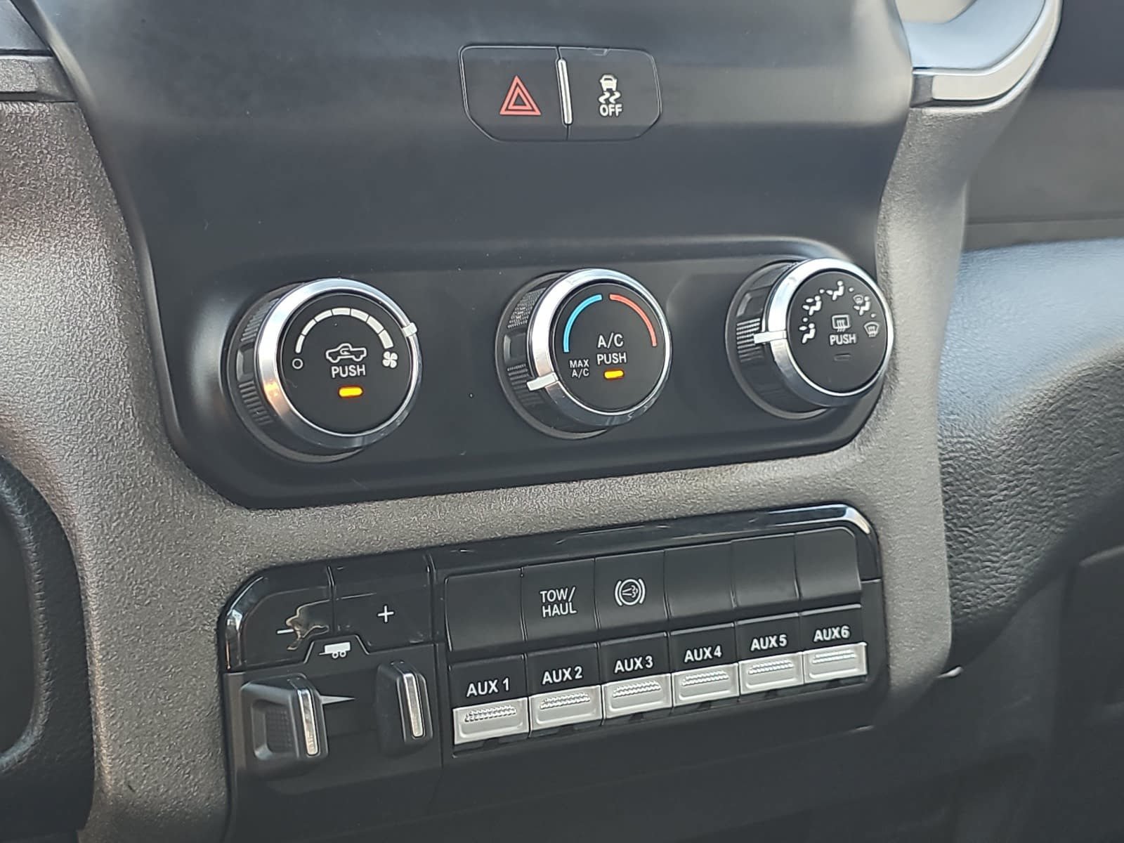 Used 2024 RAM 2500 Tradesman w/ Snow Chief Group AWD/4WD image 19