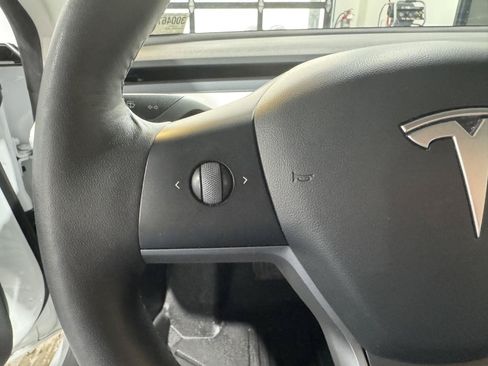 Used 2021 Tesla Model 3 Standard Range Plus RWD image 14