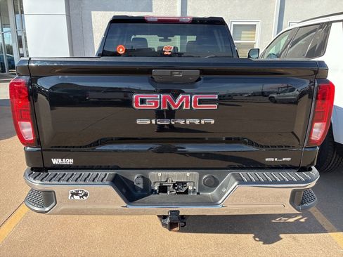 Used 2019 GMC Sierra 1500 SLE w/ SLE Value Package image 4