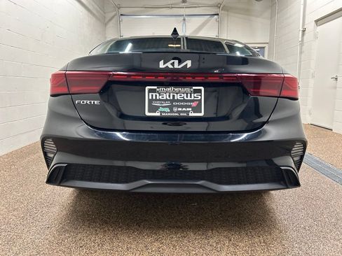 Used 2023 Kia Forte LXS FWD image 3