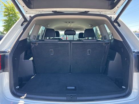 Used 2025 Volkswagen Atlas SE AWD/4WD image 23