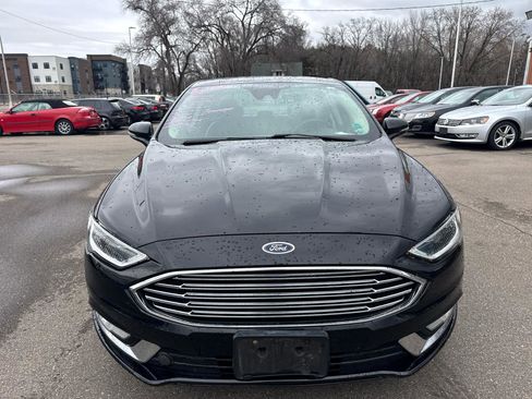 Used 2017 Ford Fusion SE w/ Equipment Group 602A image 2