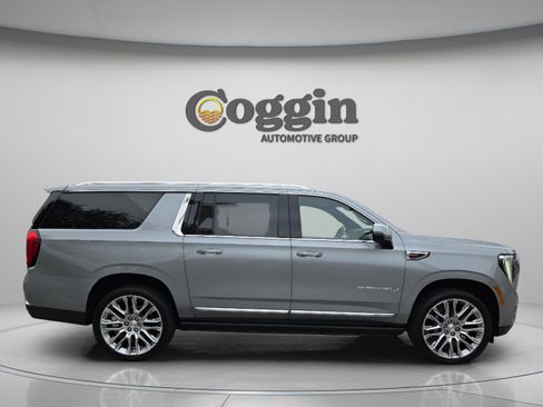New 2026 GMC Yukon XL Denali w/ Denali Reserve Package AWD/4WD image 6
