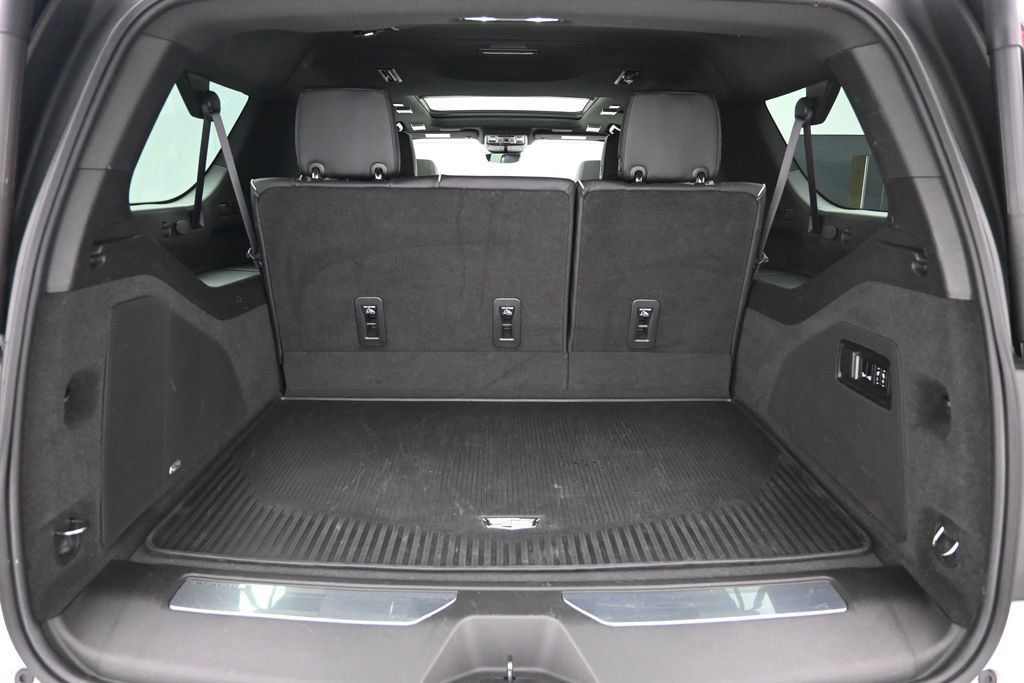Used 2022 Cadillac Escalade ESV Premium Luxury w/ Performance Package AWD/4WD image 33