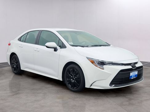 Used 2024 Toyota Corolla LE image 23