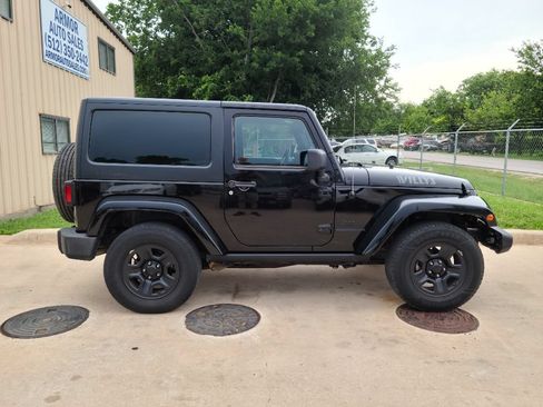 Used 2014 Jeep Wrangler Sport AWD/4WD image 2