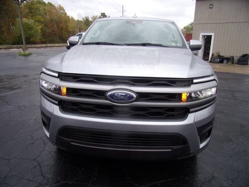 Used 2024 Ford Expedition XLT image 1