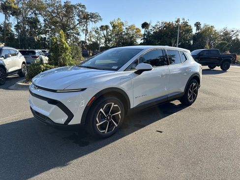 New 2026 Chevrolet Equinox EV LT image 7