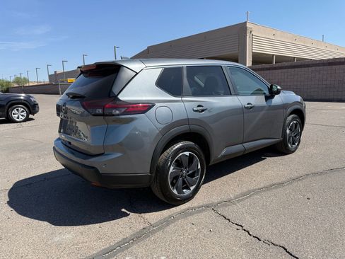 Certified 2025 Nissan Rogue SV image 5