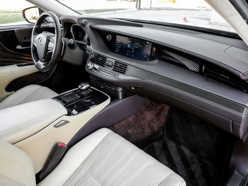 Used 2019 Lexus LS 500 w/ Interior Upgrade Package RWD image 14