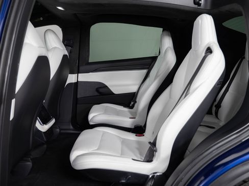 Used 2023 Tesla Model X Plaid image 18