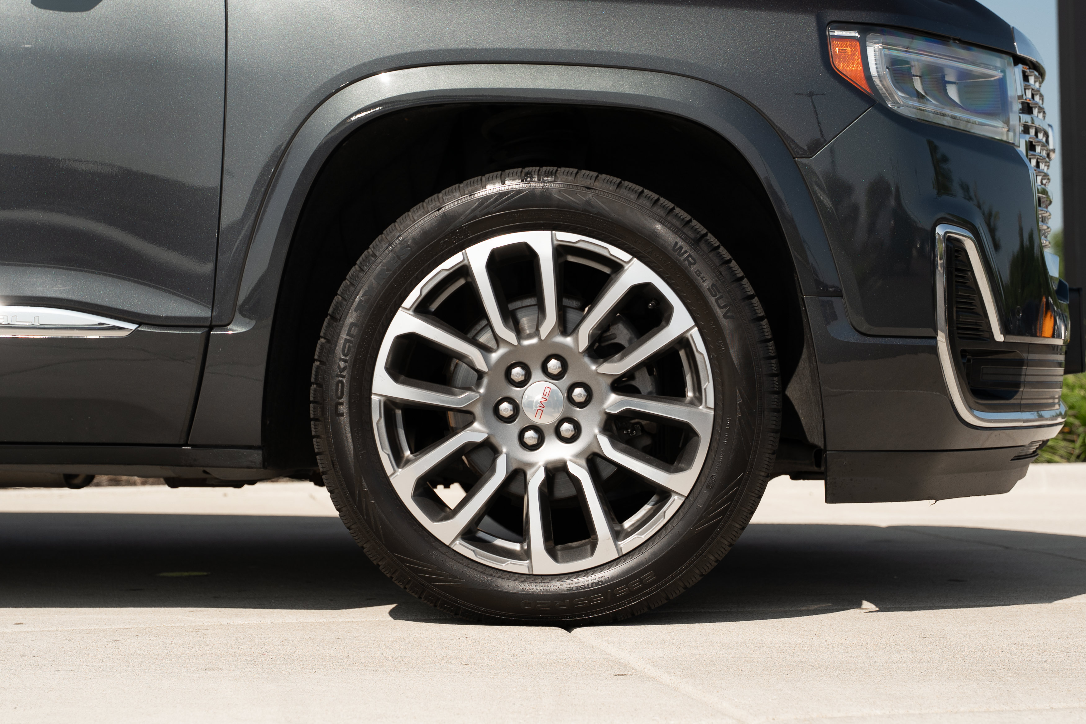 Used 2021 GMC Acadia Denali w/ Denali Ultimate Package AWD/4WD image 29