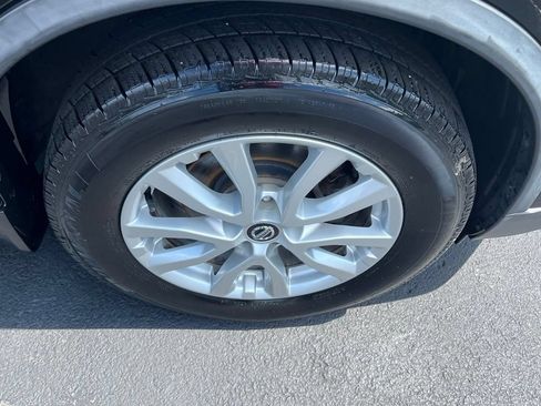 Used 2019 Nissan Rogue S w/ Special Edition Package AWD/4WD image 9