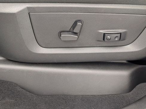 Used 2024 RAM 3500 Big Horn w/ Night Edition image 13