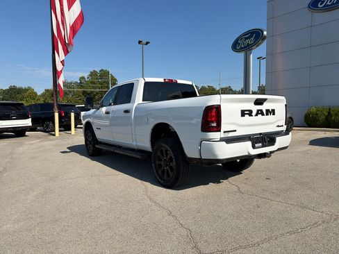 Used 2025 RAM 2500 Big Horn AWD/4WD image 3