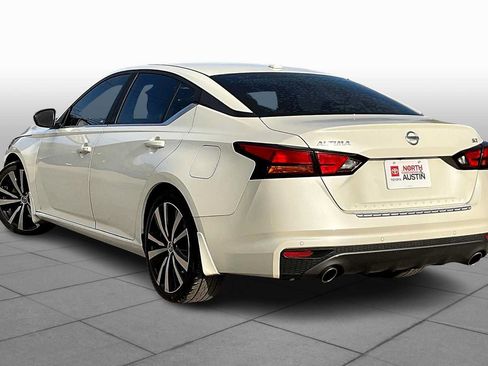Used 2020 Nissan Altima 2.5 SR FWD image 12