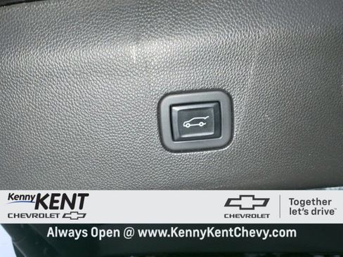 Certified 2023 Buick Enclave Avenir w/ Avenir Technology Package image 9