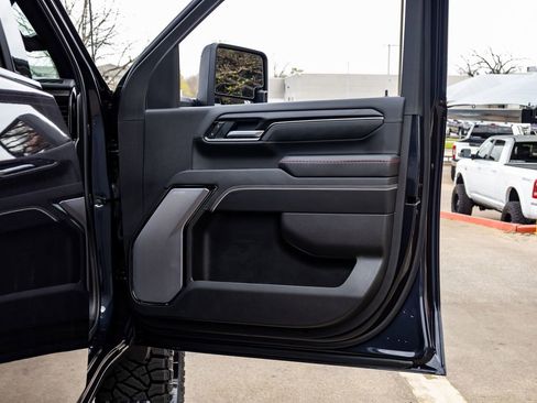 Used 2026 GMC Sierra 2500 AT4X image 37