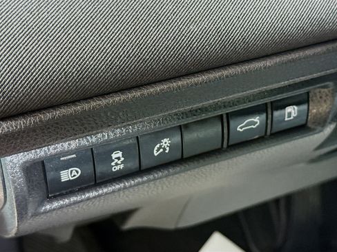 Used 2025 Toyota Camry LE image 9