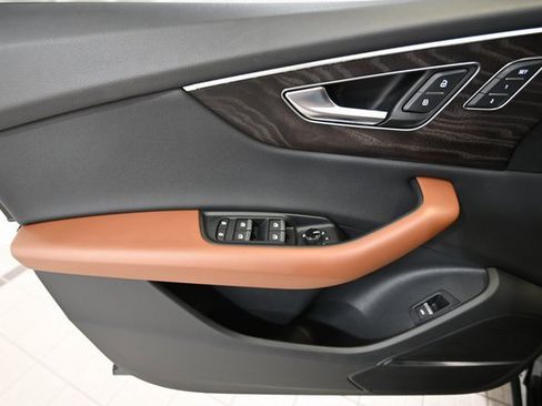 Used 2022 Audi Q8 Premium Plus w/ Premium Plus Package image 22