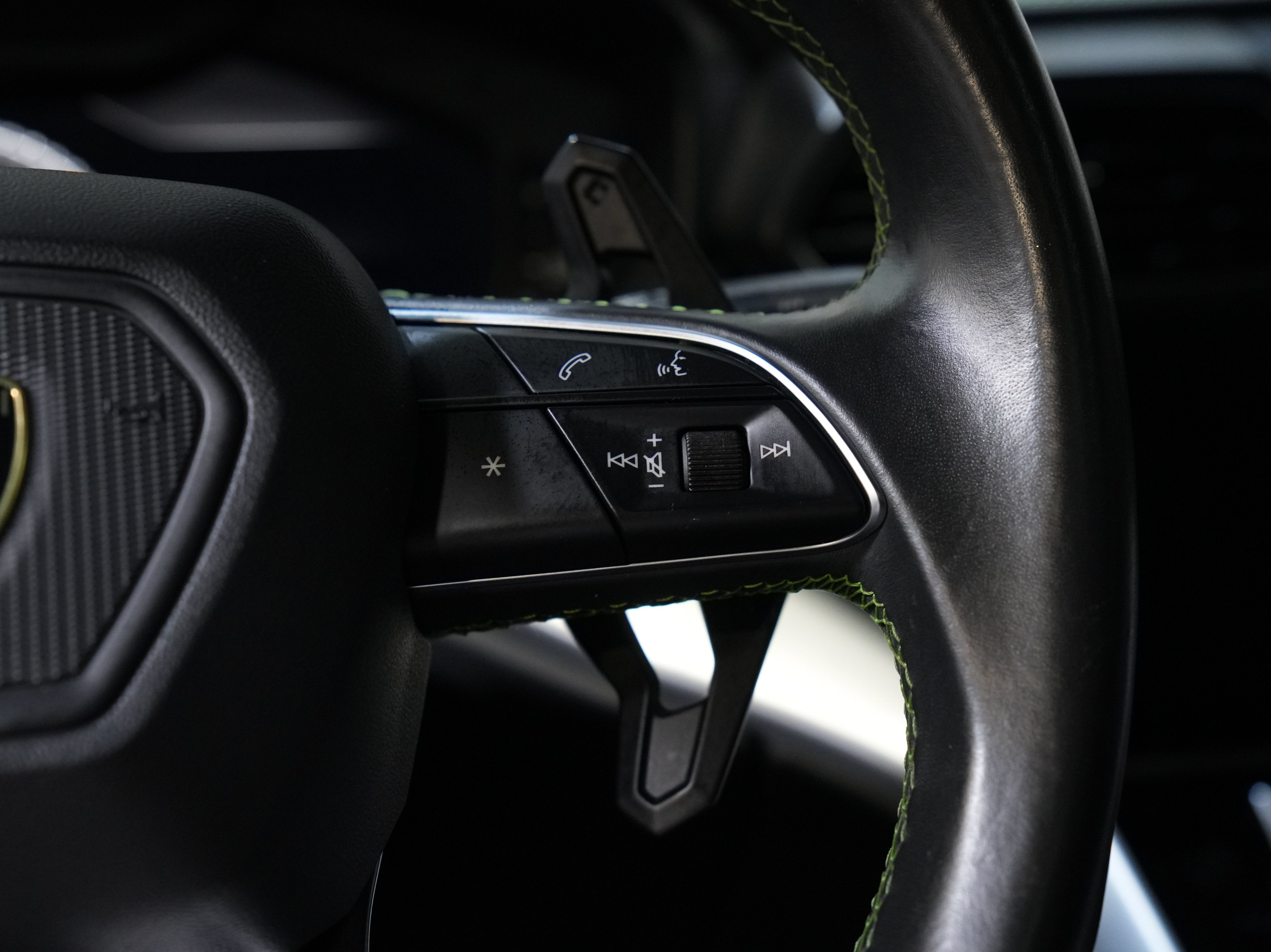 Used 2019 Lamborghini Urus AWD/4WD image 43