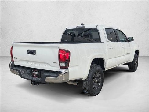 Used 2020 Toyota Tacoma SR5 AWD/4WD image 5
