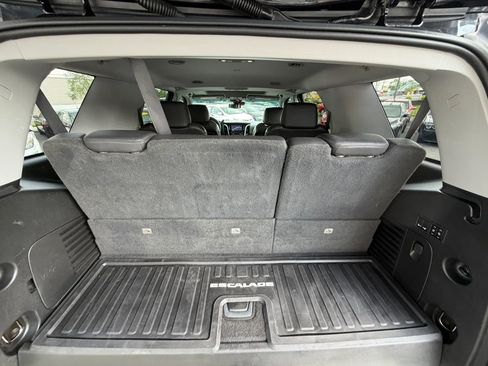 Used 2019 Cadillac Escalade Luxury image 46