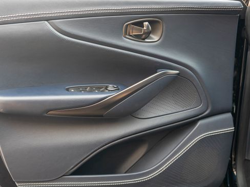 Used 2021 Aston Martin DBX image 13