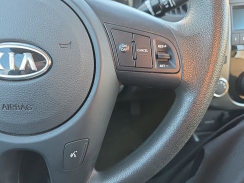 Used 2013 Kia Forte EX image 22