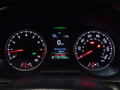 Used 2021 Toyota RAV4 XLE Premium image 23