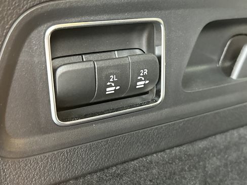 Certified 2025 Mercedes-Benz GLS 450 4MATIC image 11