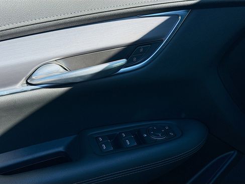 Used 2023 Cadillac XT5 Luxury image 16