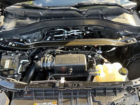 Used 2020 Ford Explorer Limited image 36