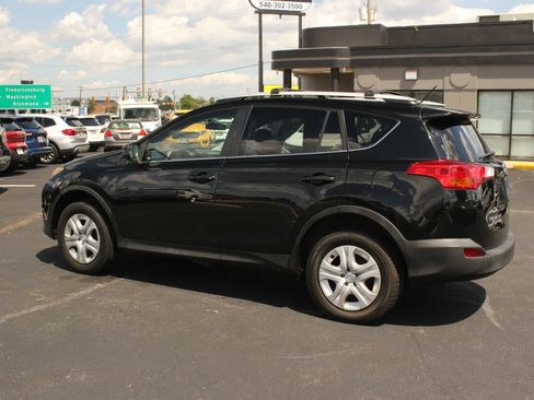 Used 2015 Toyota RAV4 LE AWD/4WD image 6