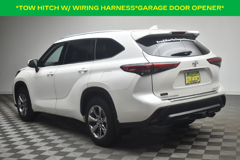 Used 2020 Toyota Highlander XLE AWD/4WD image 4