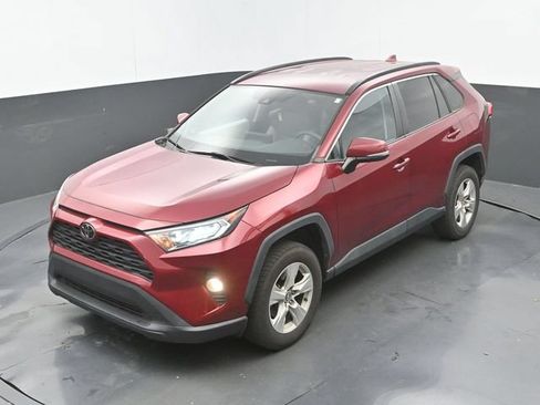 Used 2020 Toyota RAV4 XLE FWD image 16