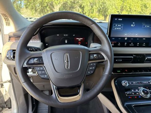 Certified 2022 Lincoln Nautilus Reserve image 26