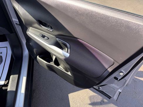 Used 2019 Nissan Kicks FWD image 30