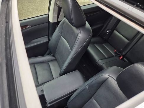 Used 2014 Lexus ES 350 w/ Luxury Package FWD image 11