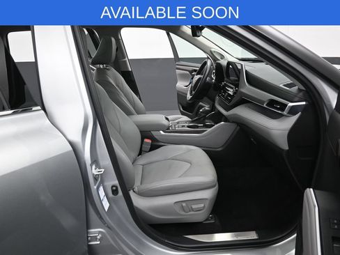 Used 2022 Toyota Highlander Platinum AWD/4WD image 37