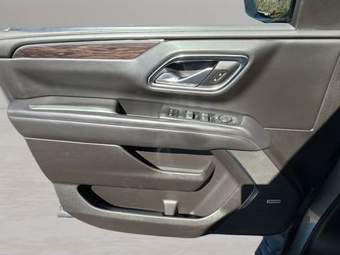 Used 2021 Chevrolet Tahoe Z71 AWD/4WD image 17